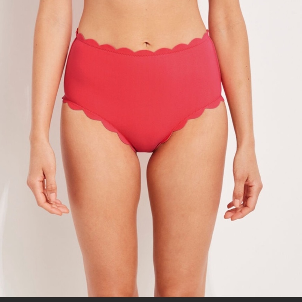 Textured Scallop High-Waist Bottom